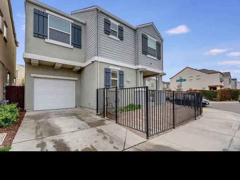 2471 Ben Ali Way — Photo 4