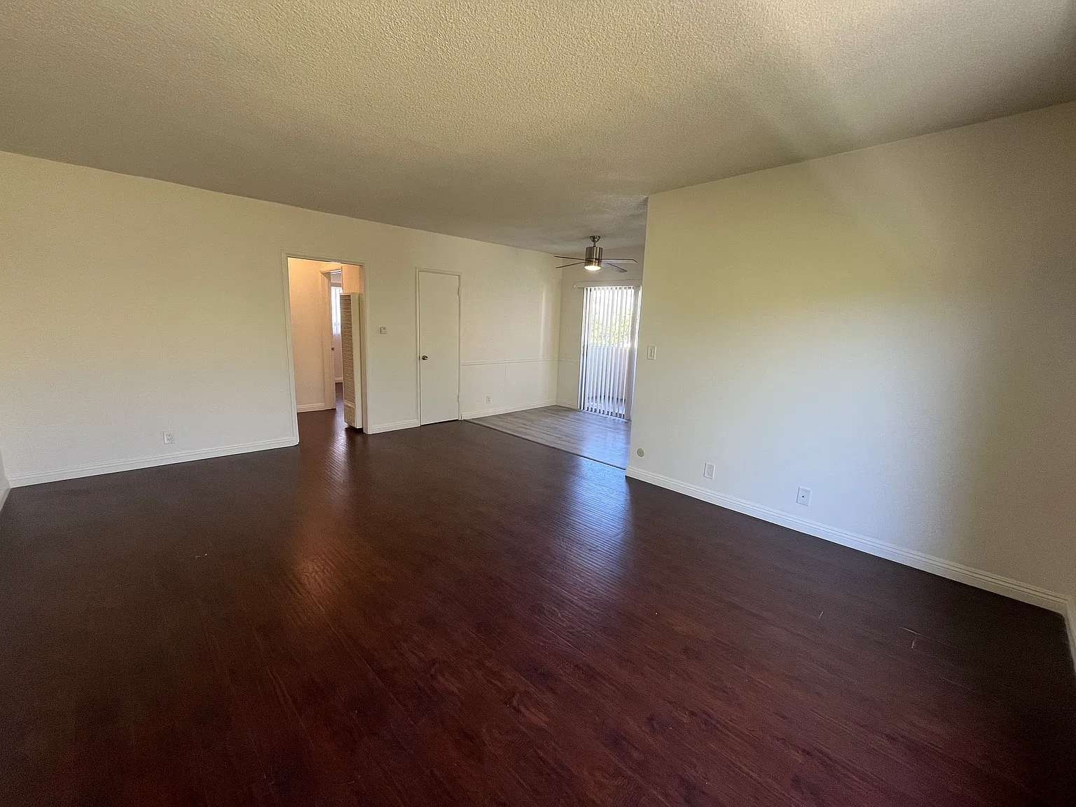 2 bed, 1200 sqft, $2,690 — Photo 2