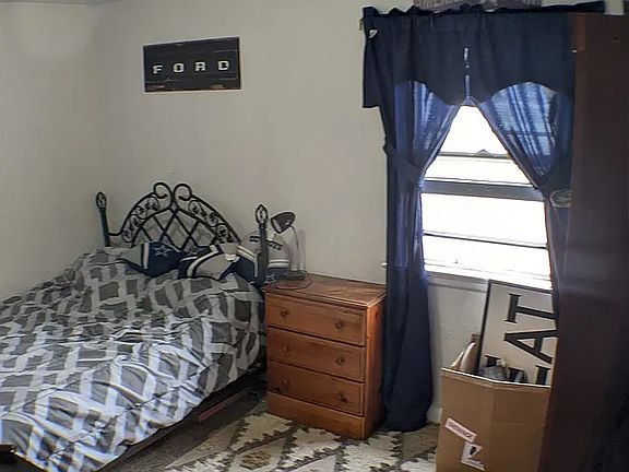 3rd image of 427 14th Ave