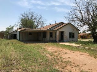 305 E 11th St, Colorado City, TX 79512