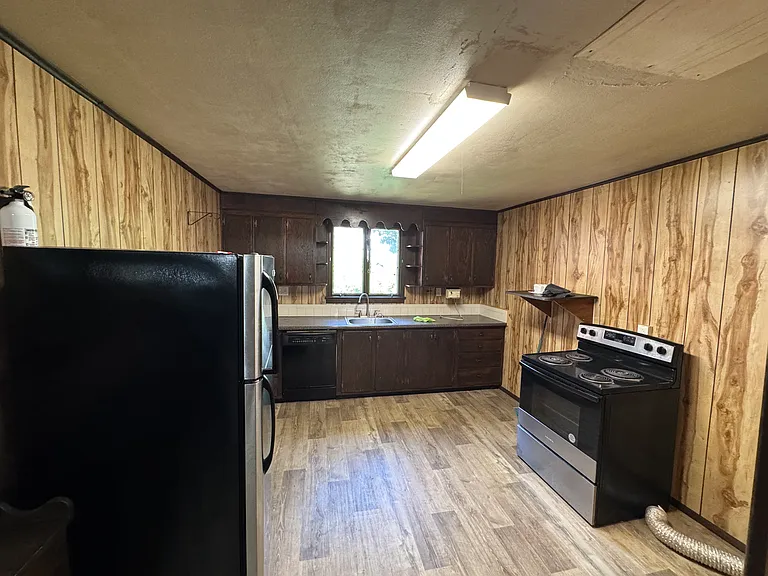 516 E Norwegian St — Photo 5