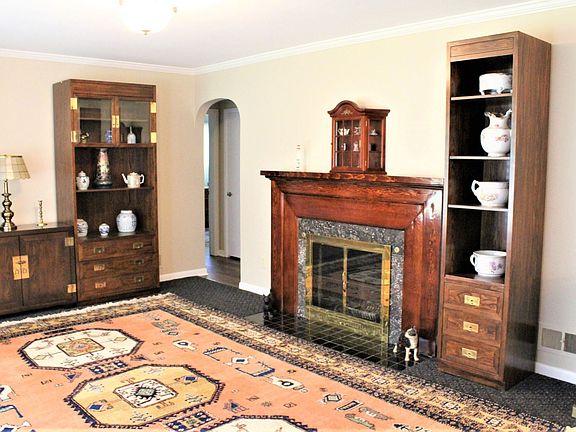 4th image of 530 Cambridge Dr
