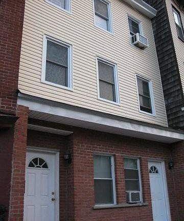 2nd image of 527 Communipaw Ave