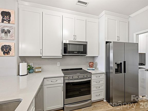 2nd image of 18824 Nautical Dr APT 28