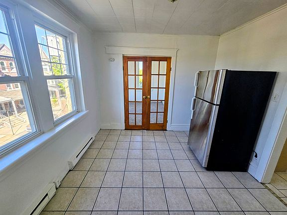 5th image of 540 W Allen St APT 5