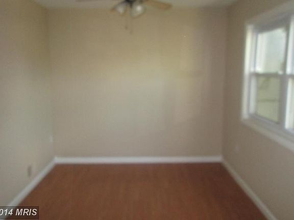 2nd image of 755 Sugarland Run Dr