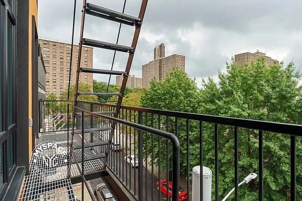 Rented by MySpaceNYC | media 6