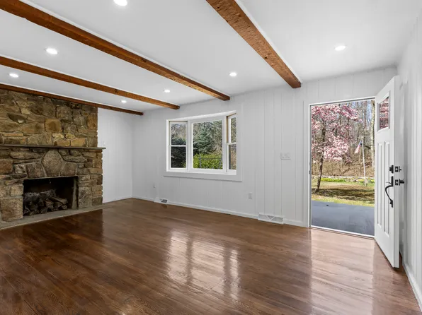 28 Shortwoods Road, New Fairfield, CT 06812