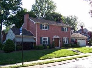 868 Country Club Dr, Pittsburgh, PA 15228