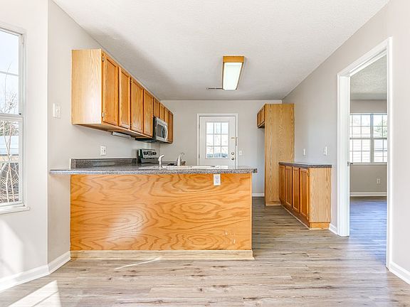 5th image of 614 S Asbury Dr