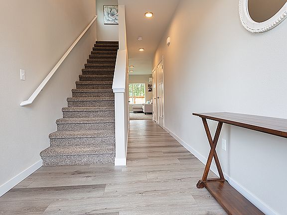 4th image of 404 Raybird Ave #65