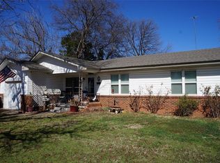 418 N Garrett Ave, Lindsay, OK 73052