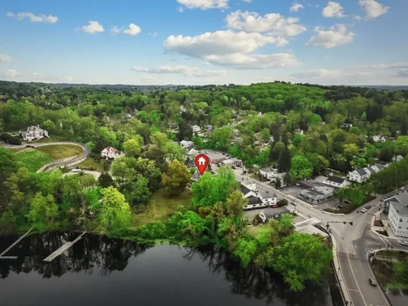 285 Main St, Groveland, MA 01834