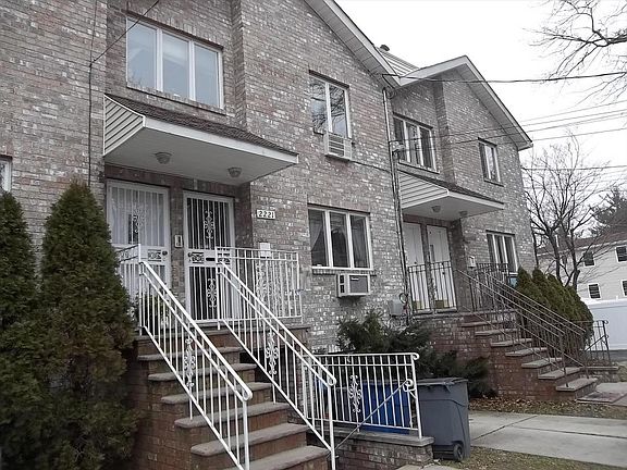 3rd image of 2221 Boller Ave