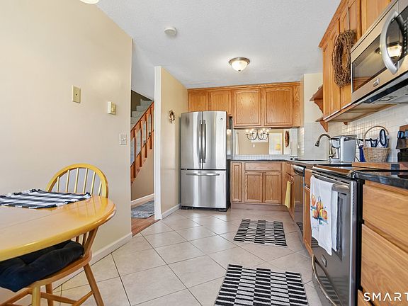 3rd image of 576 Shennecossett Road #H70