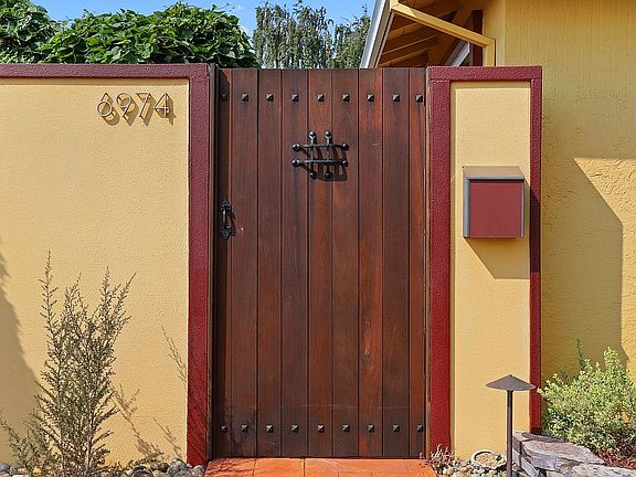 5th image of 6974 Prince Dr