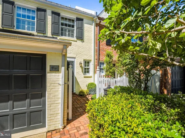 3017 Orchard Ln NW, Washington, DC 20007
