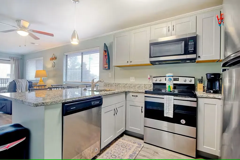 2304 Perrin Dr — Photo 2
