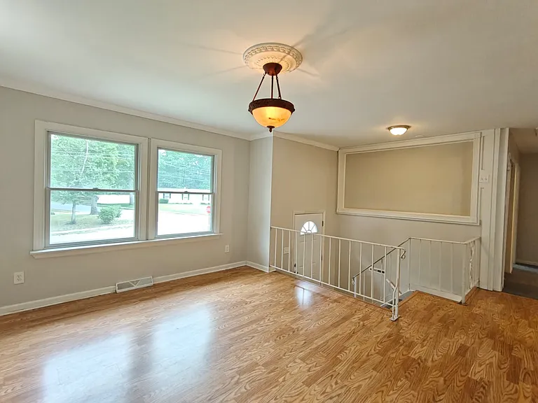 252 Terry Ln — Photo 5