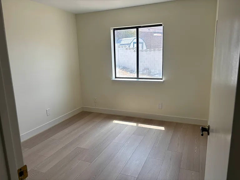 1335 Bobrich Cir — Photo 14