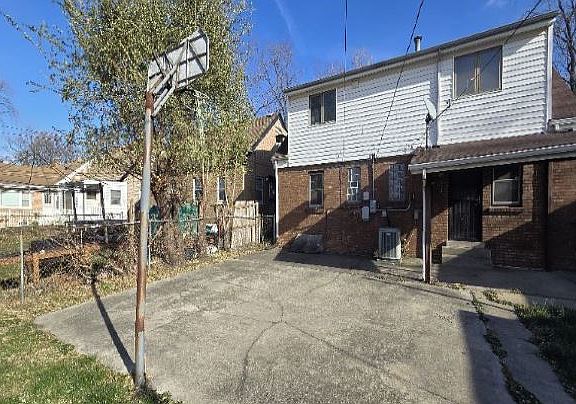 3rd image of 14434 S Edbrooke Ave