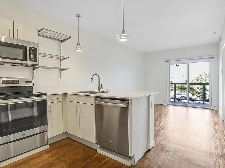Unit 204 has exact layout as 206 "Rail Runner" (Called "Red River" in virtual tour)