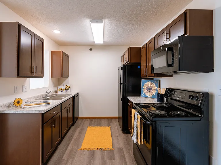 Fargo, ND Eagle Run Apartments | Kitchen