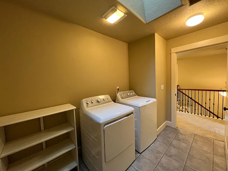 3016 Hazel Ave — Photo 9