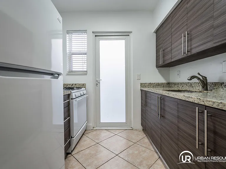 7311 Byron Ave #3 — Photo 11