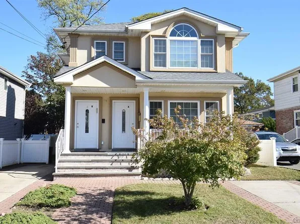 74 Firwood Rd #A, Port Washington, NY 11050