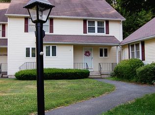 15 Oldefield Farms, Enfield, CT 06082