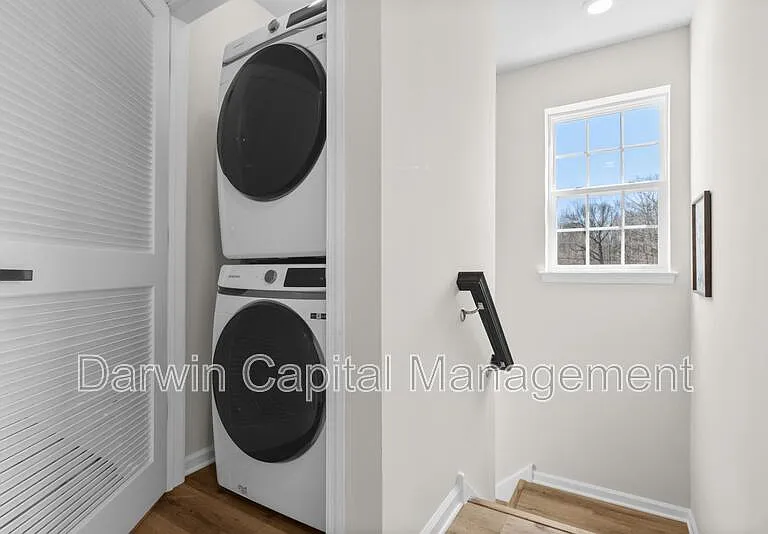 385 N Tuckahoe Rd — Photo 13