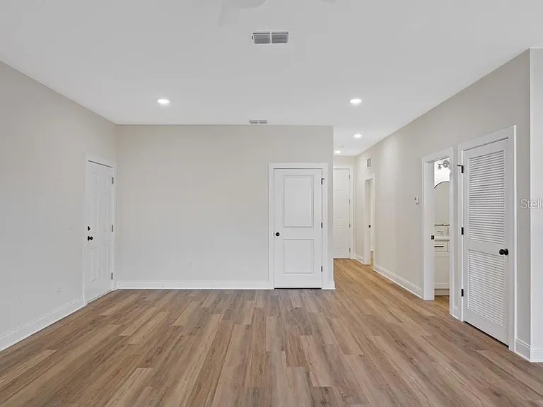 4206 N Manhattan Ave #2 — Photo 2