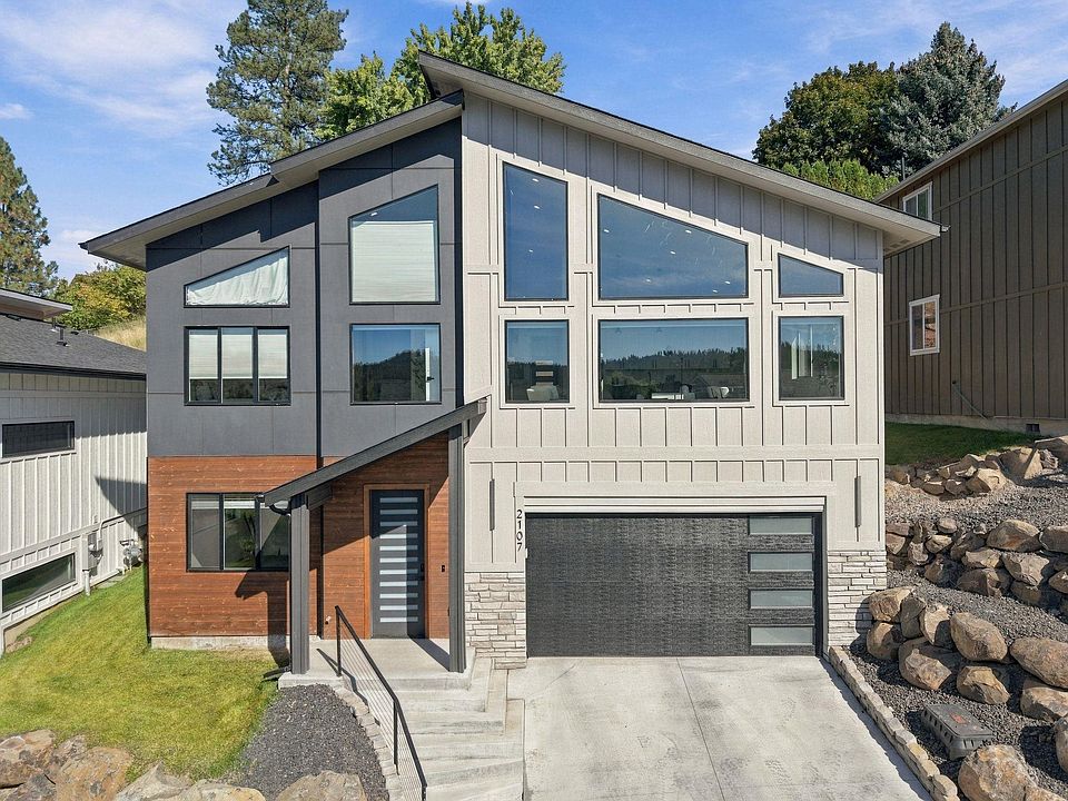1st image of 2107 E Turnberry Ln