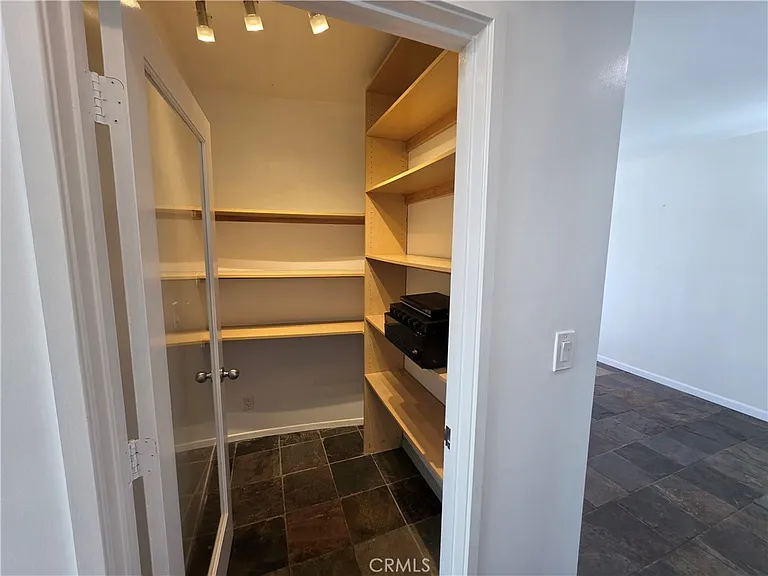 310 S Thurston Ave — Photo 19