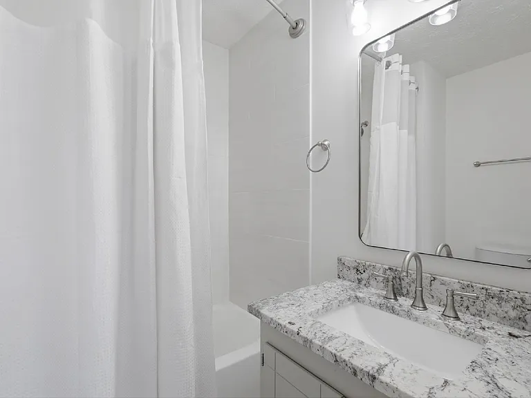 1808 State St #311 — Photo 11