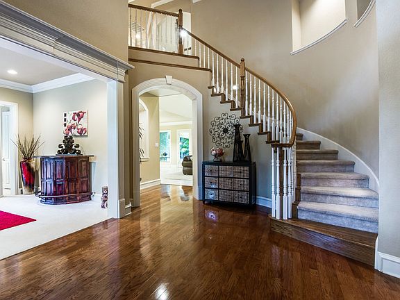 5th image of 16 Shadywood Ln