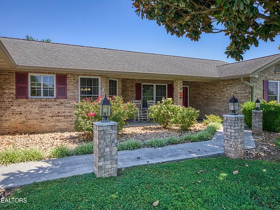 4th image of 418 Woods View Cir