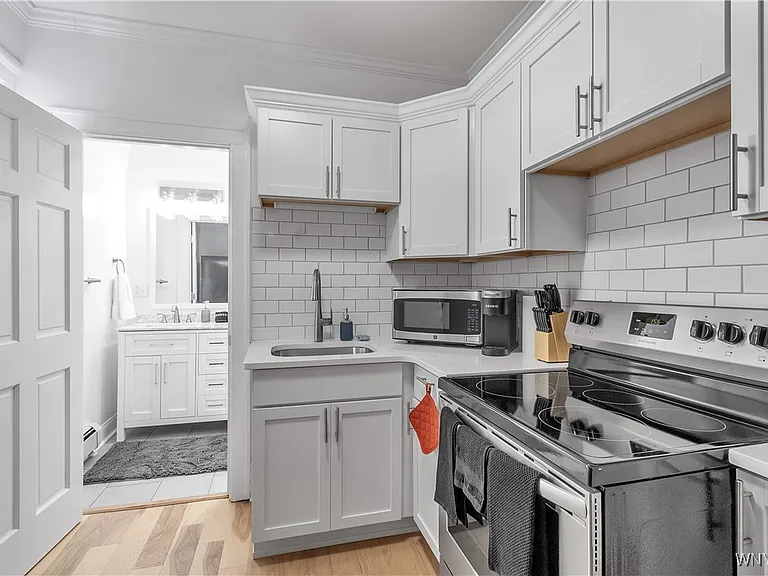 617 Niagara St #5 — Photo 9