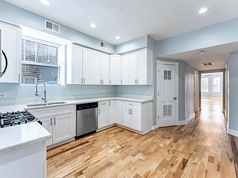555 N Lawler Ave #1 — Photo 6