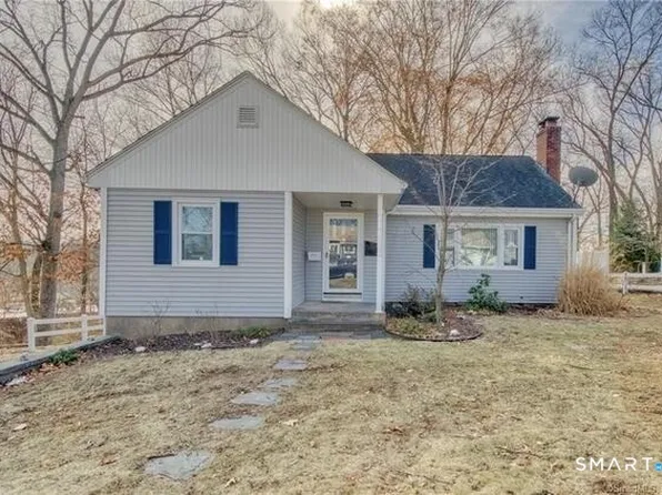 104 Clinton St, Glastonbury, CT 06033