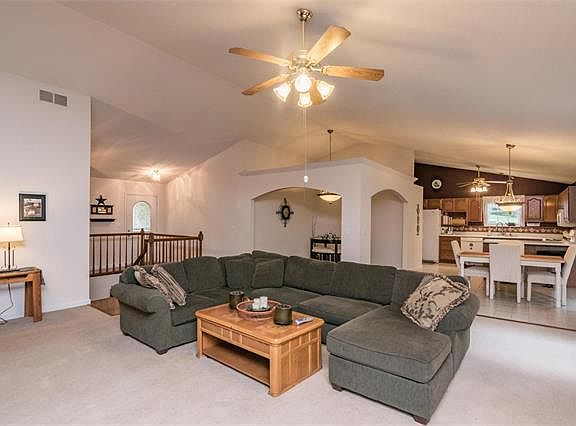 5th image of 106 Kingsbrooke Blvd