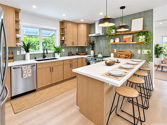 2nd image of 2446 Puunoa Pl