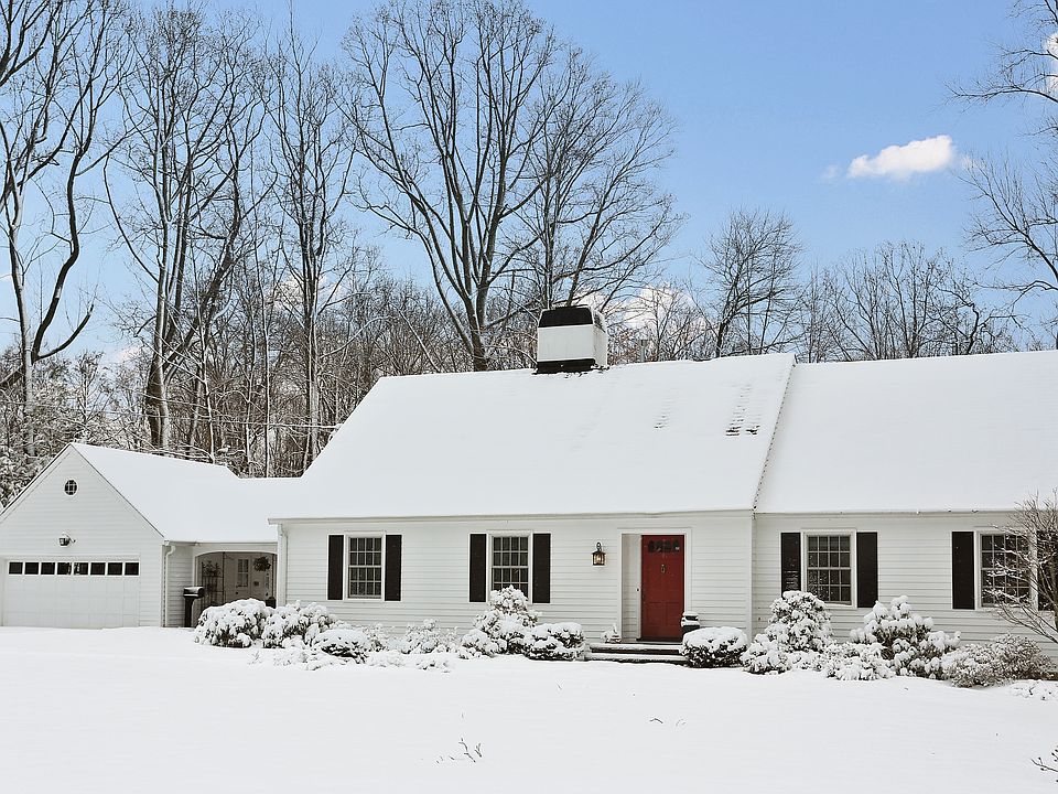 1st image of 9 Old Farm Ln