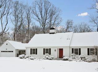 9 Old Farm Ln, Hartsdale, NY 10530