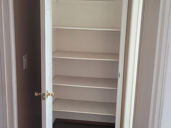 5th image of 310 W Poplar St APT 5