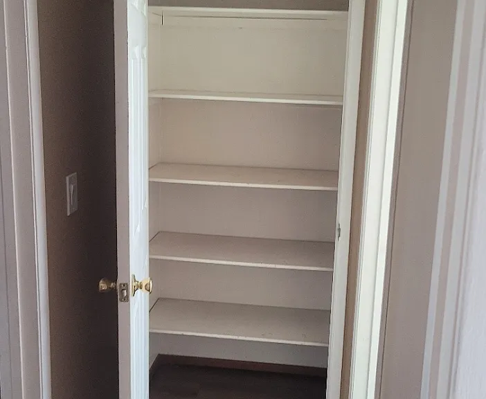 310 W Poplar St #4 — Photo 7