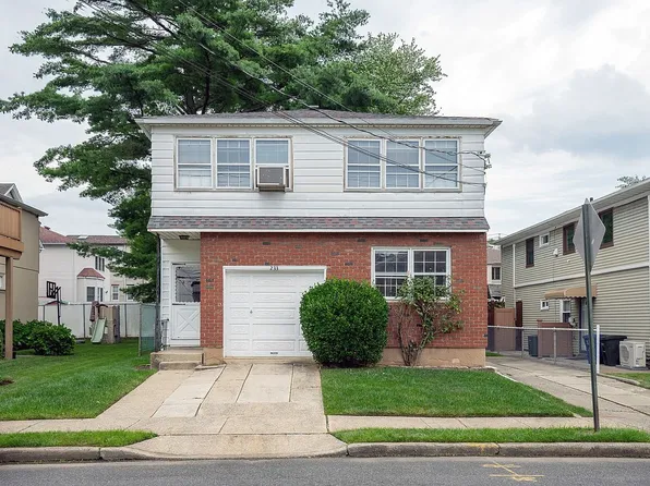 233 Martin Ave, Staten Island, NY 10314