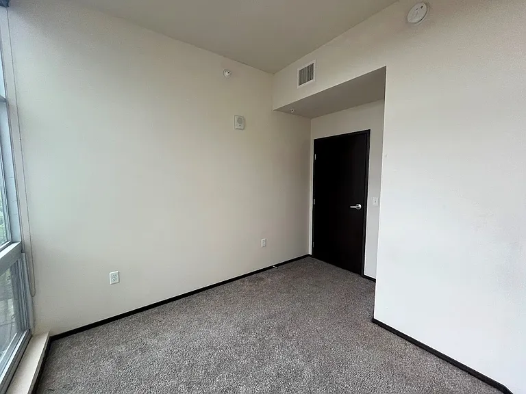 Galaxie High Rise Apartments — Photo 76