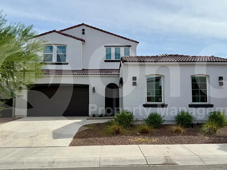 19751 W Turney Ave — Photo 2